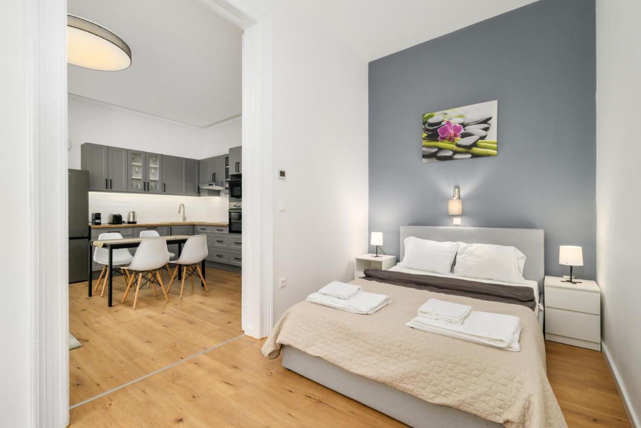 Ferienwohnung Modern Penthouse In A Century Old Building Budapest Exterior foto
