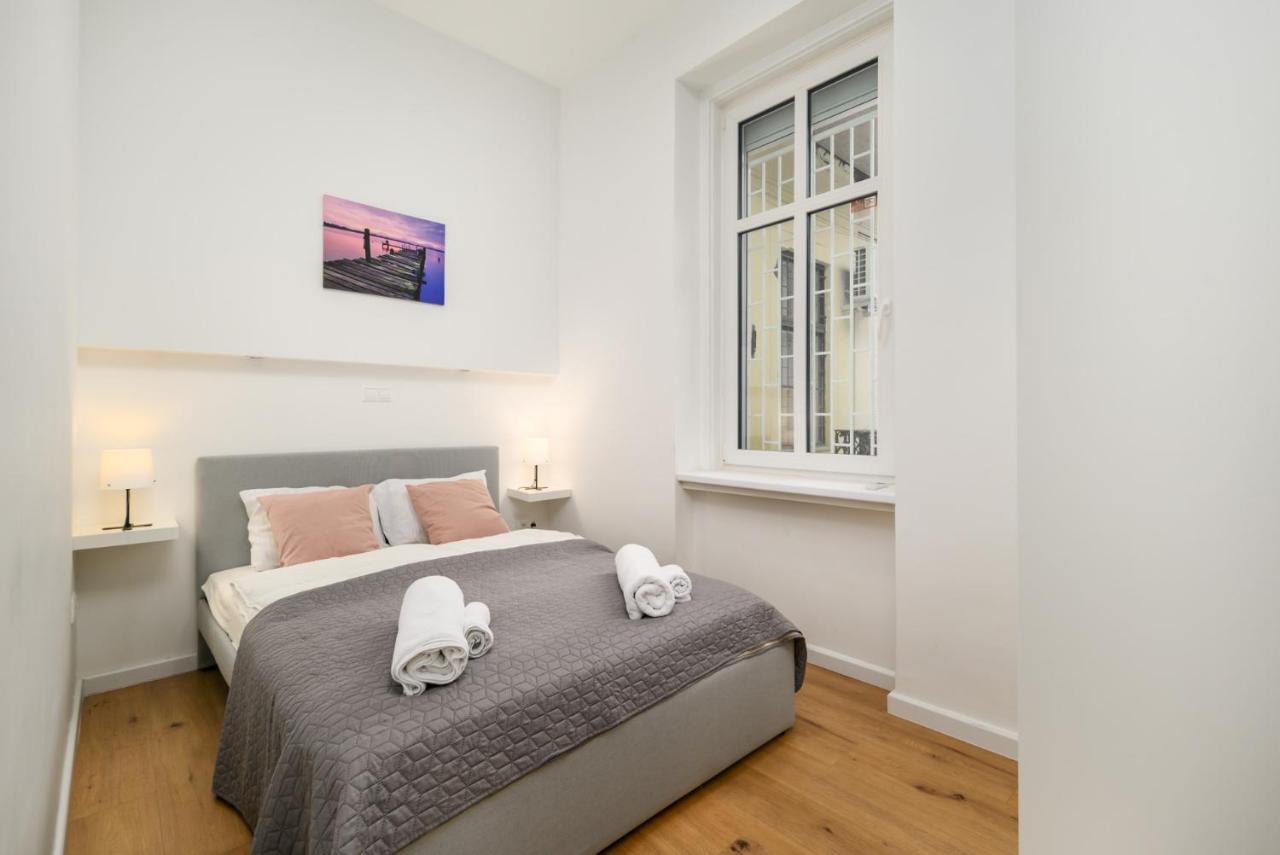 Ferienwohnung Modern Penthouse In A Century Old Building Budapest Exterior foto